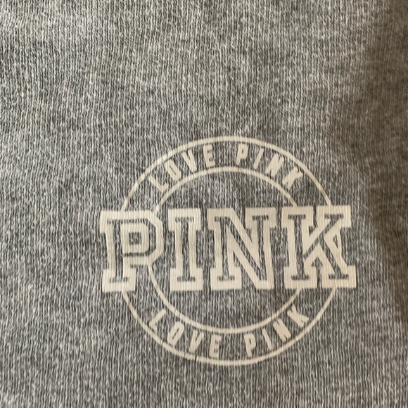 Grey VS pink sweater - Picture 2 of 4